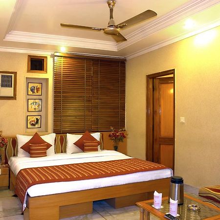 Hotel Singh International Delhi  Exteriör bild