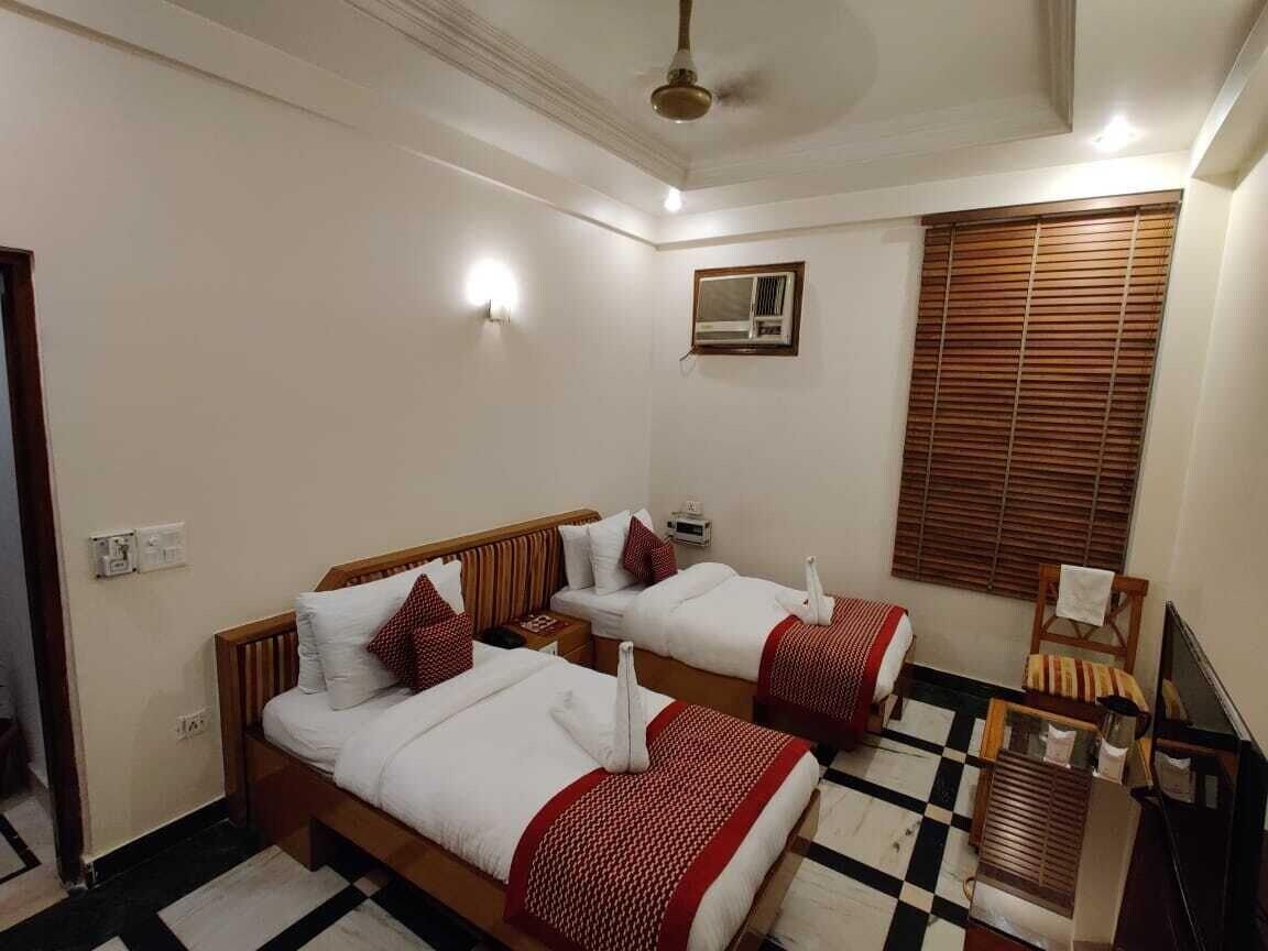 Hotel Singh International Delhi  Exteriör bild