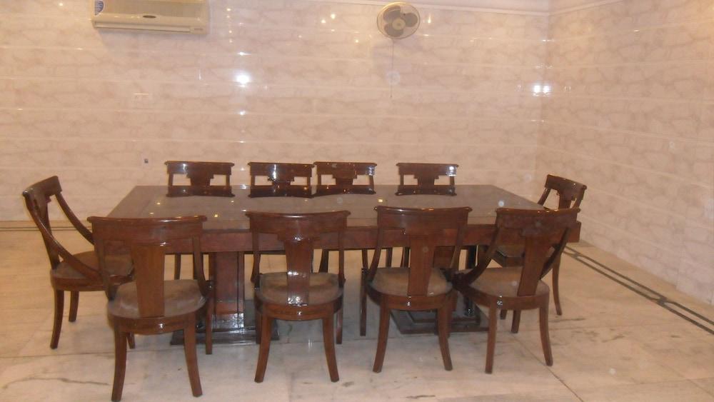 Hotel Singh International Delhi  Exteriör bild
