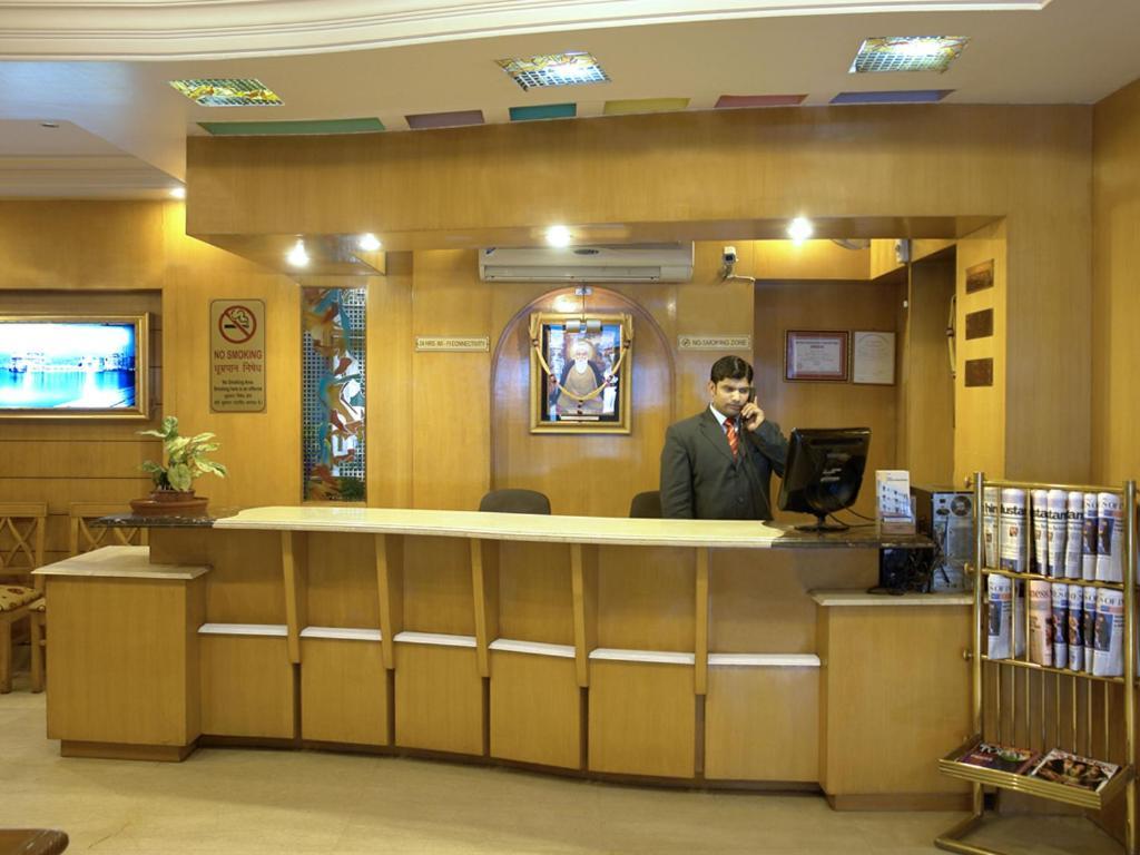 Hotel Singh International Delhi  Exteriör bild