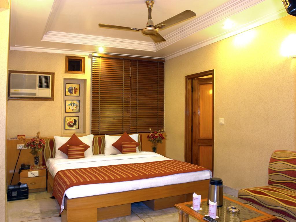 Hotel Singh International Delhi  Exteriör bild