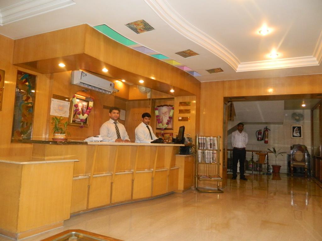 Hotel Singh International Delhi  Exteriör bild