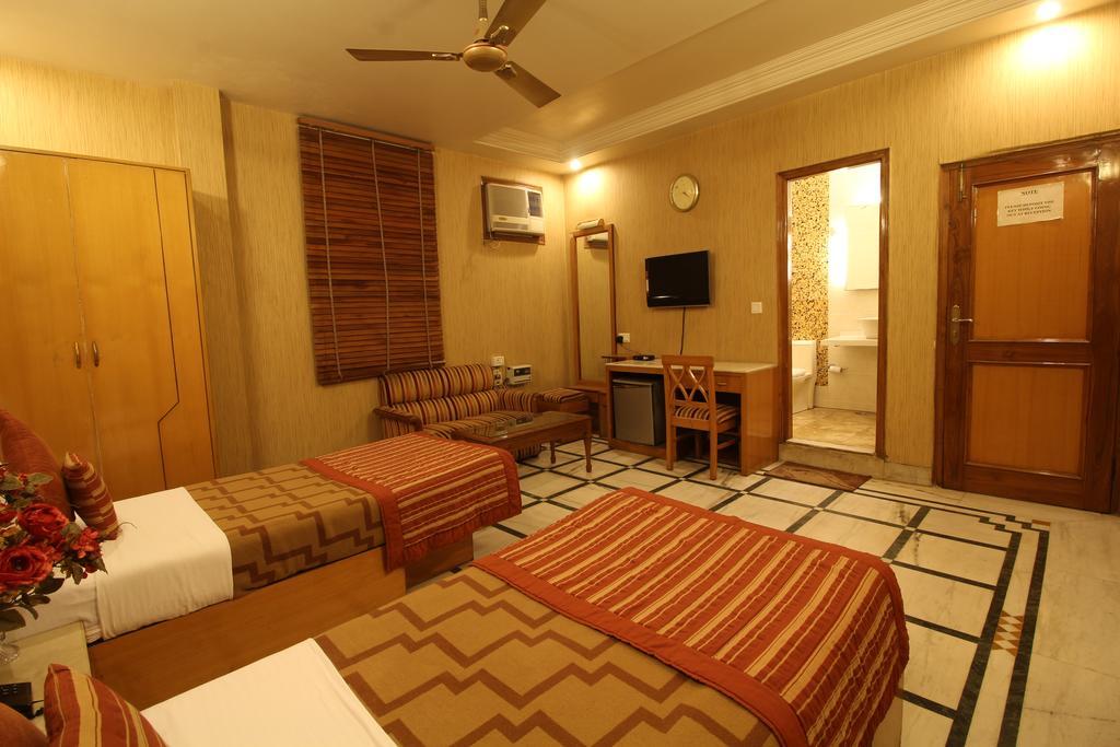 Hotel Singh International Delhi  Exteriör bild