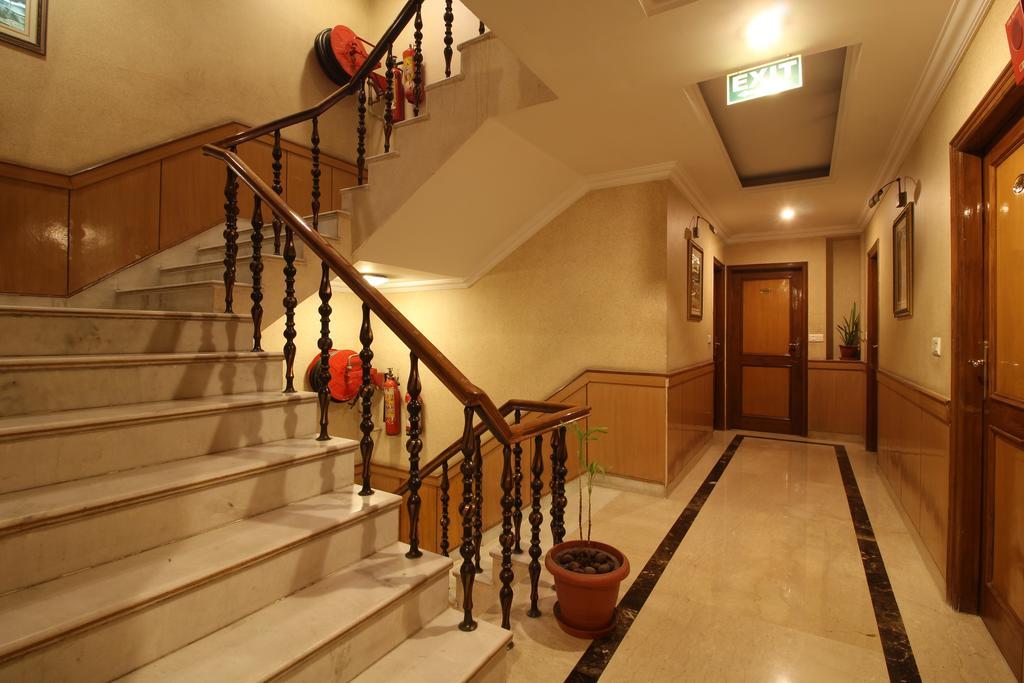 Hotel Singh International Delhi  Exteriör bild