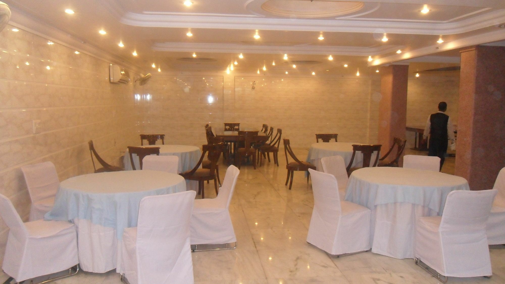 Hotel Singh International Delhi  Exteriör bild